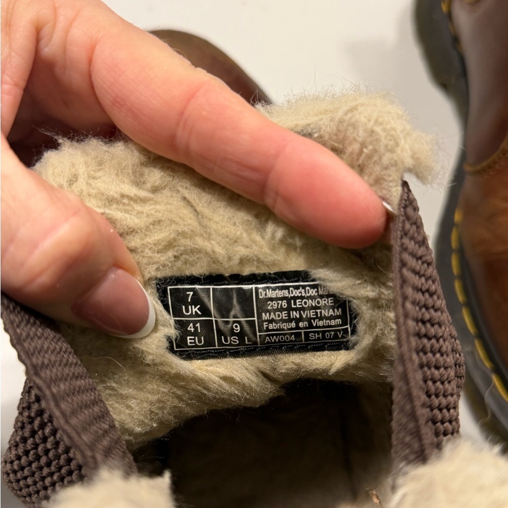 Dr. Martens 2976 Faux Fur Lined Chelsea Boots - Womens - Picture 5 of 6
